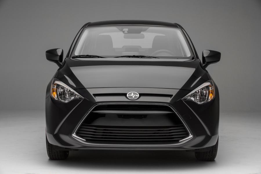  Scion iA 2015 года  (фото 3 из 31)